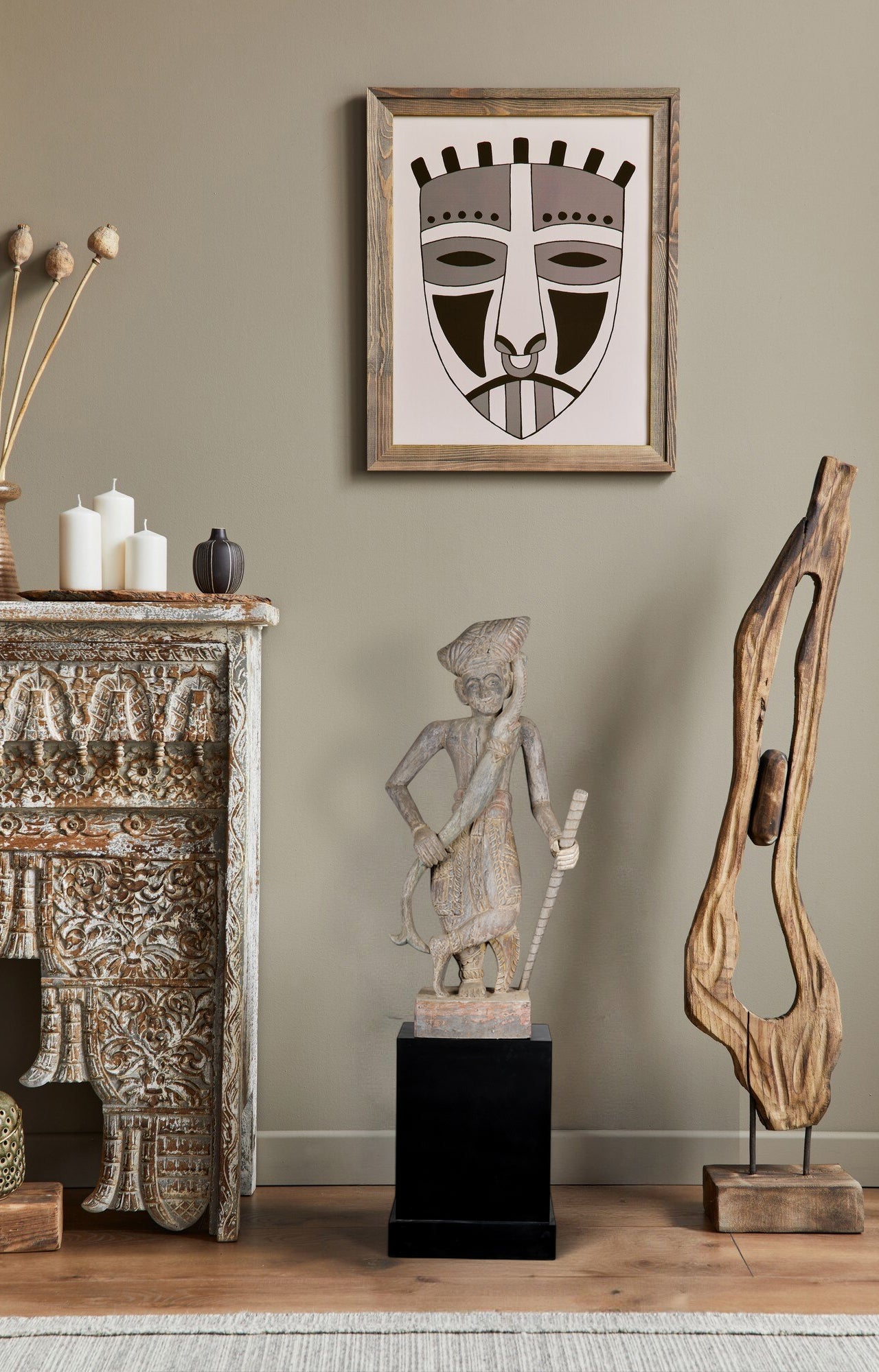 Royal Wooden Dwarpal Sculpture – Vintage Handcrafted Ethnic Decor