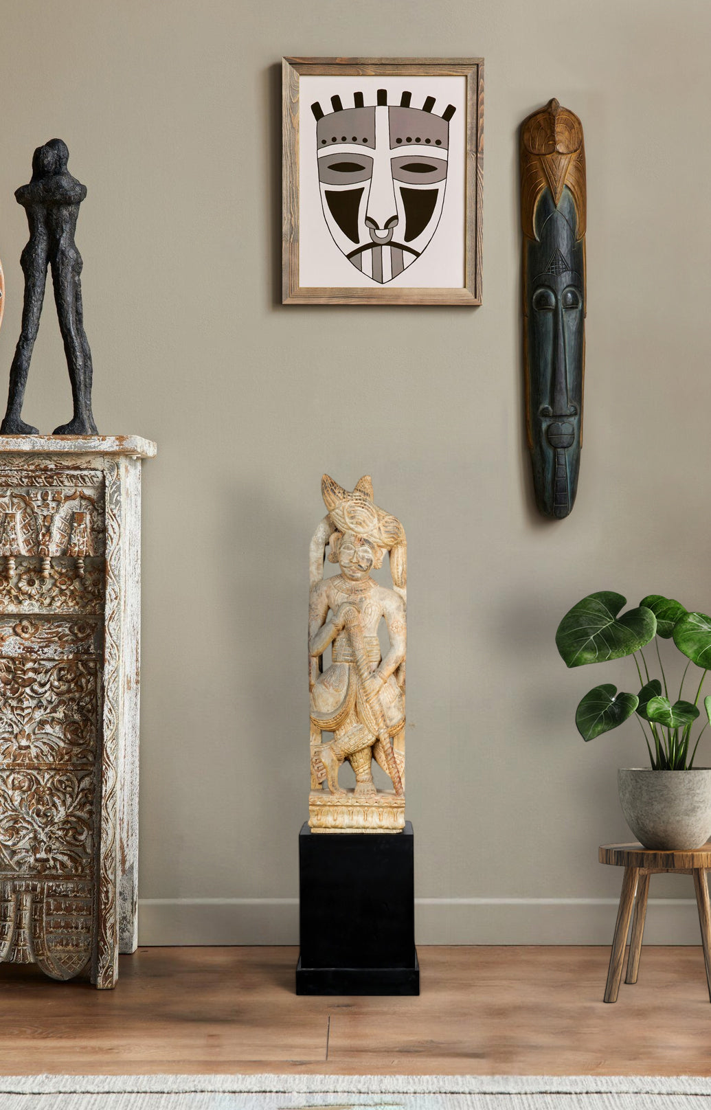 Vintage Wooden Dwarpal Statue – Decorative Regal Gatekeeper Showpiece