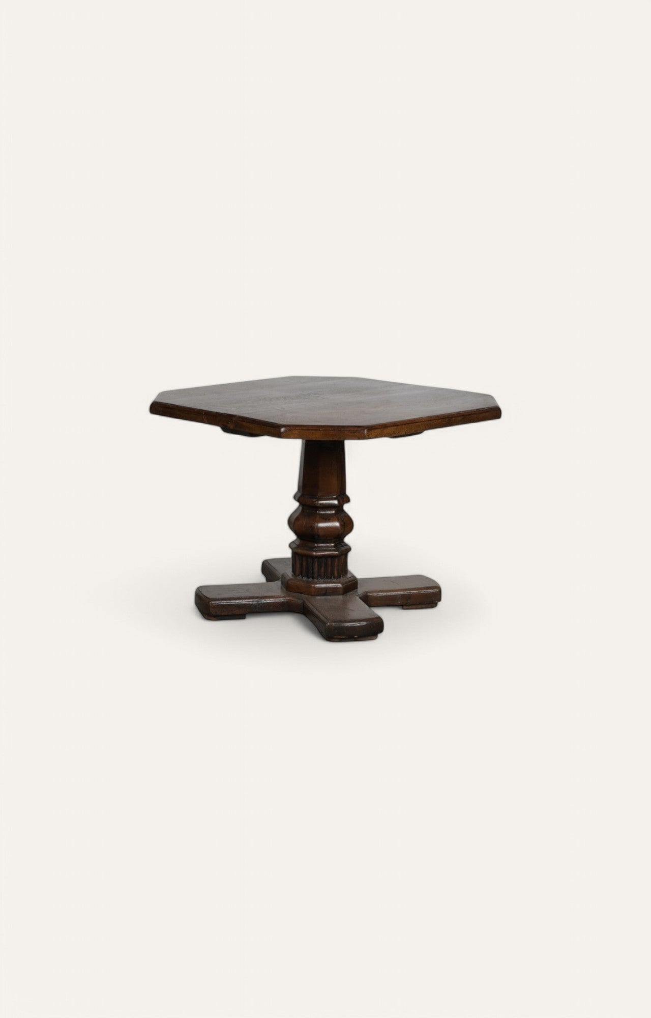 Heritage Pedestal Table