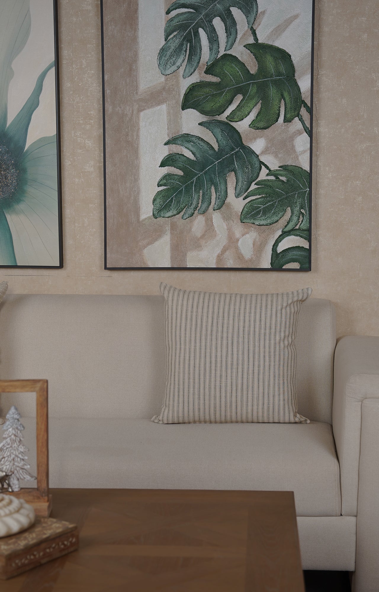 Coast Calmness: Handwoven Linen Cushion Cover