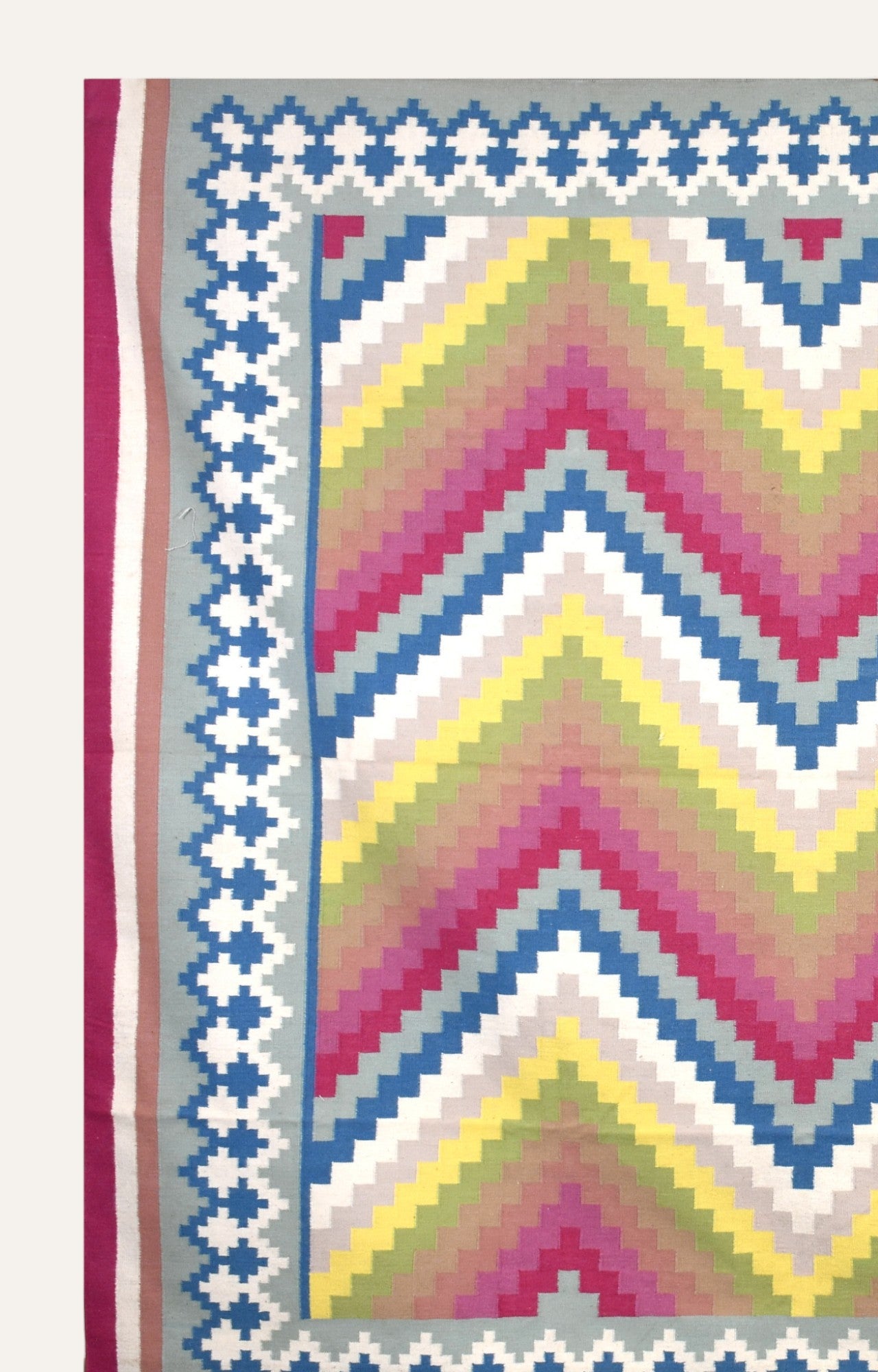 Vibrant Zig Zag Woolen Rug