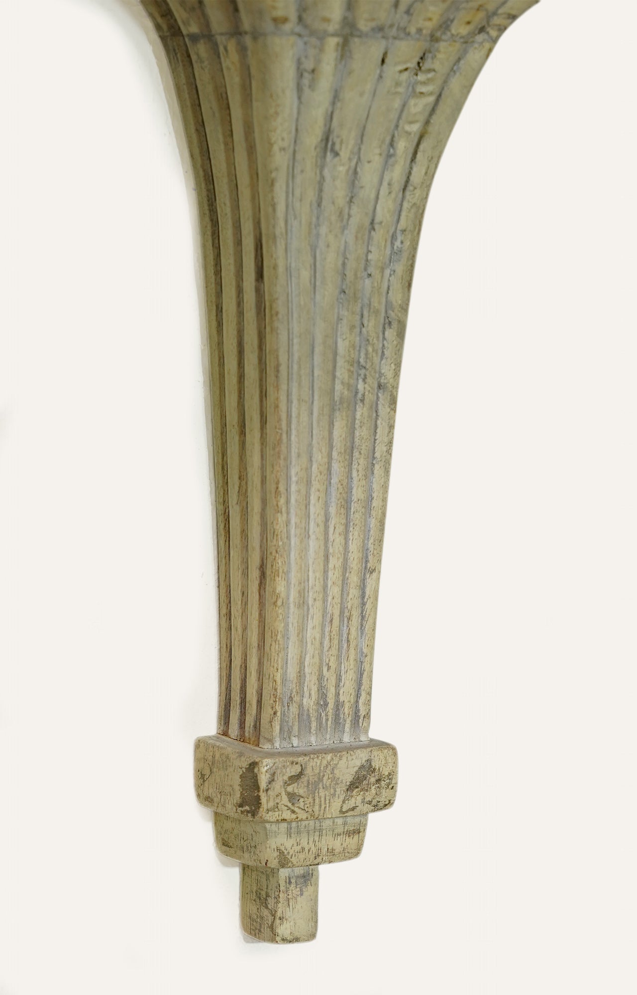Fluted Wooden Wall Bracket