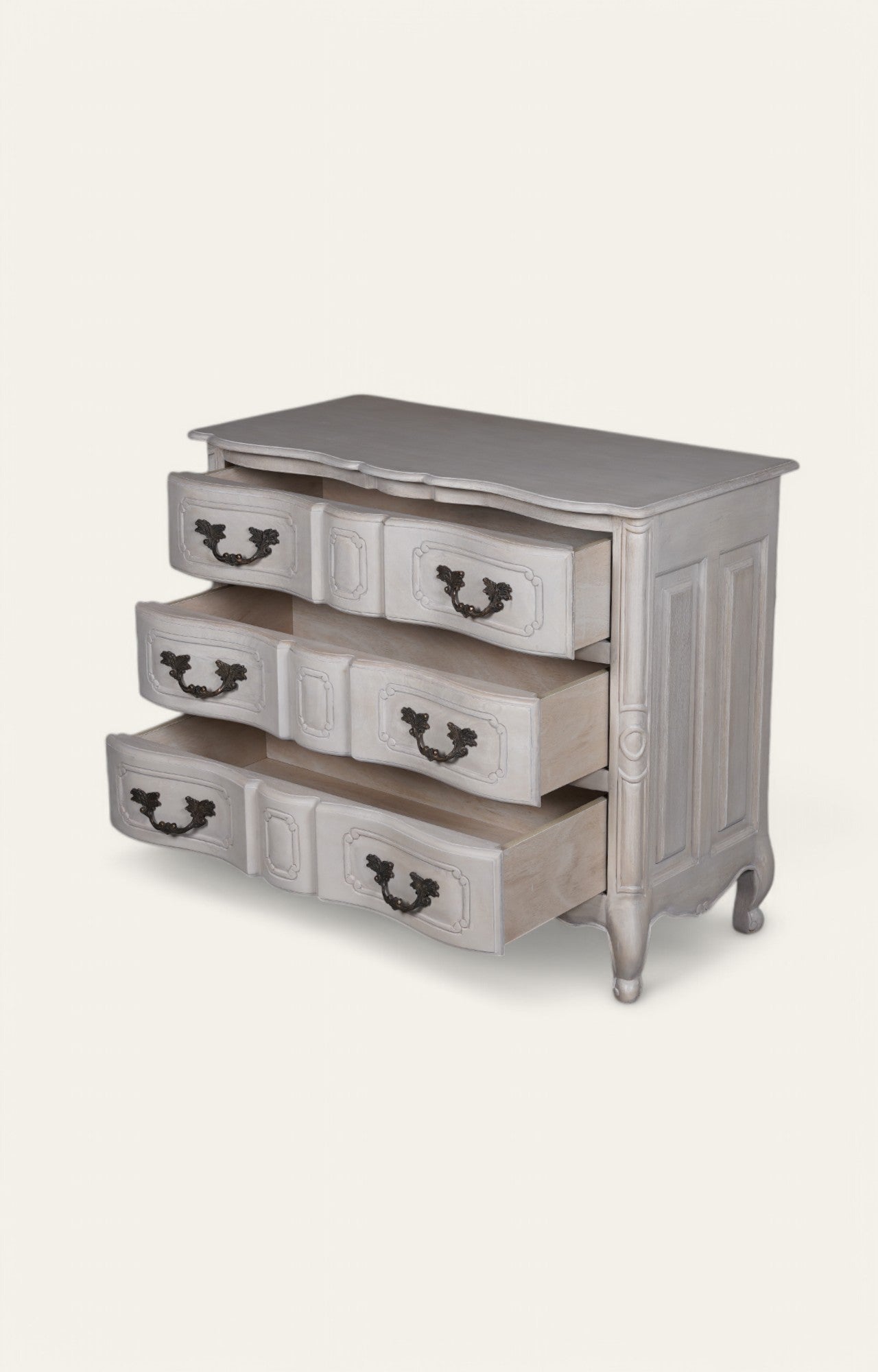 Vintage French Provincial Chest of Drawers