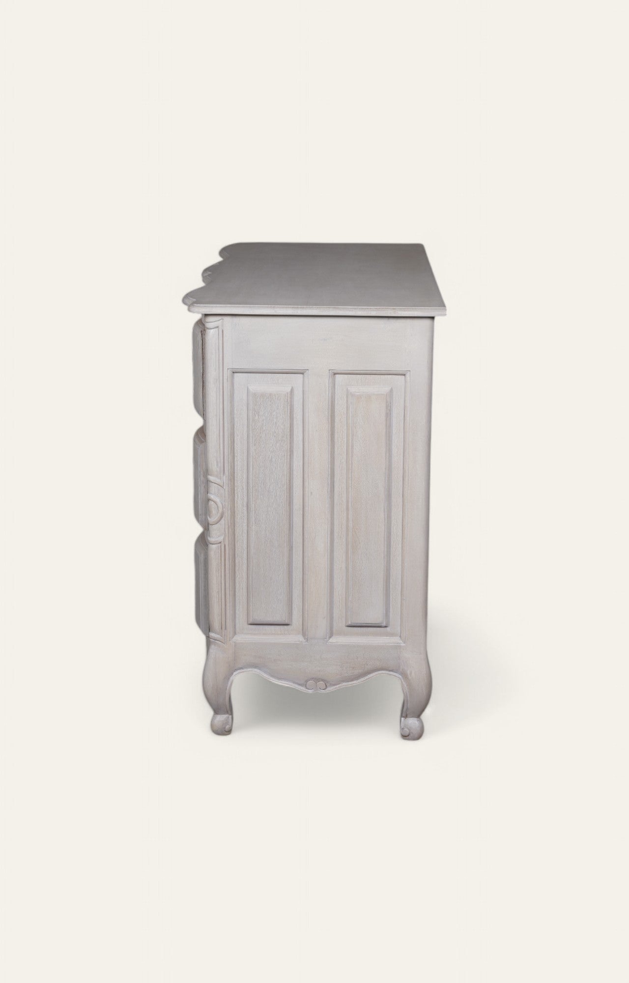 Vintage French Provincial Chest of Drawers