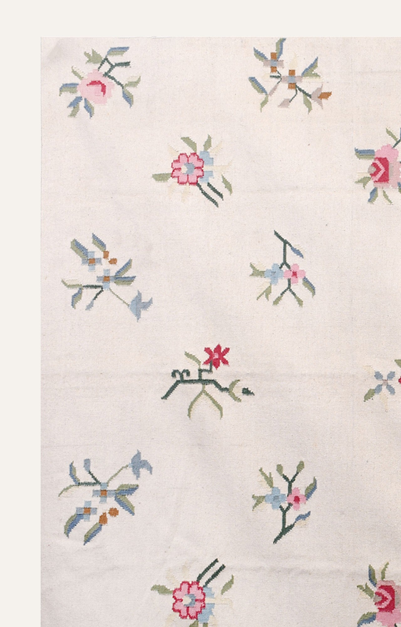 Woolen Botanical Motif Rug