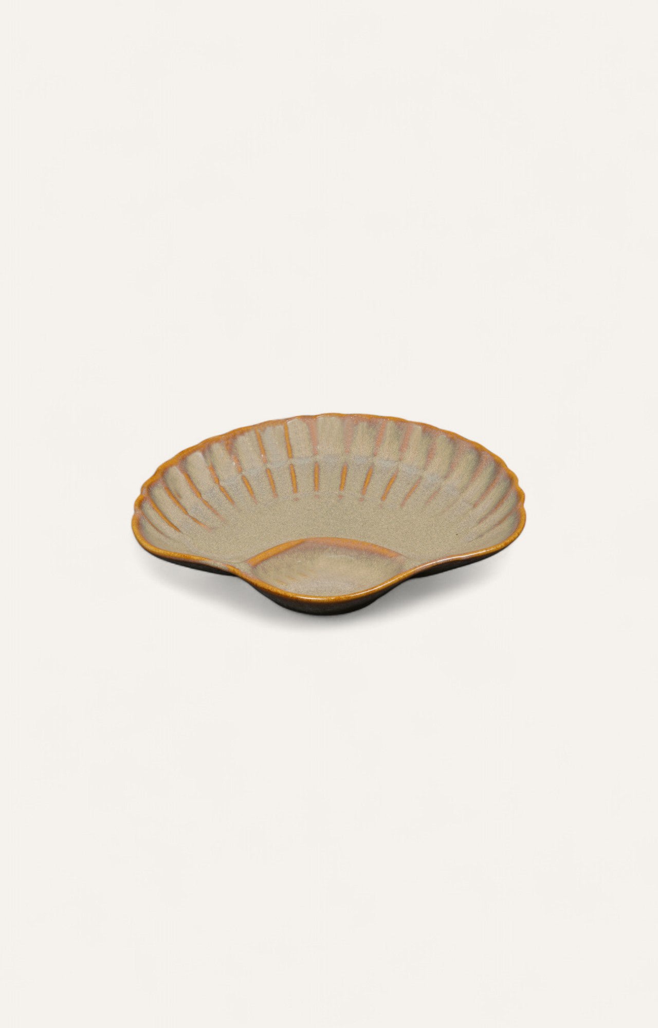 Ridged Shell Motif Ceramic Platter