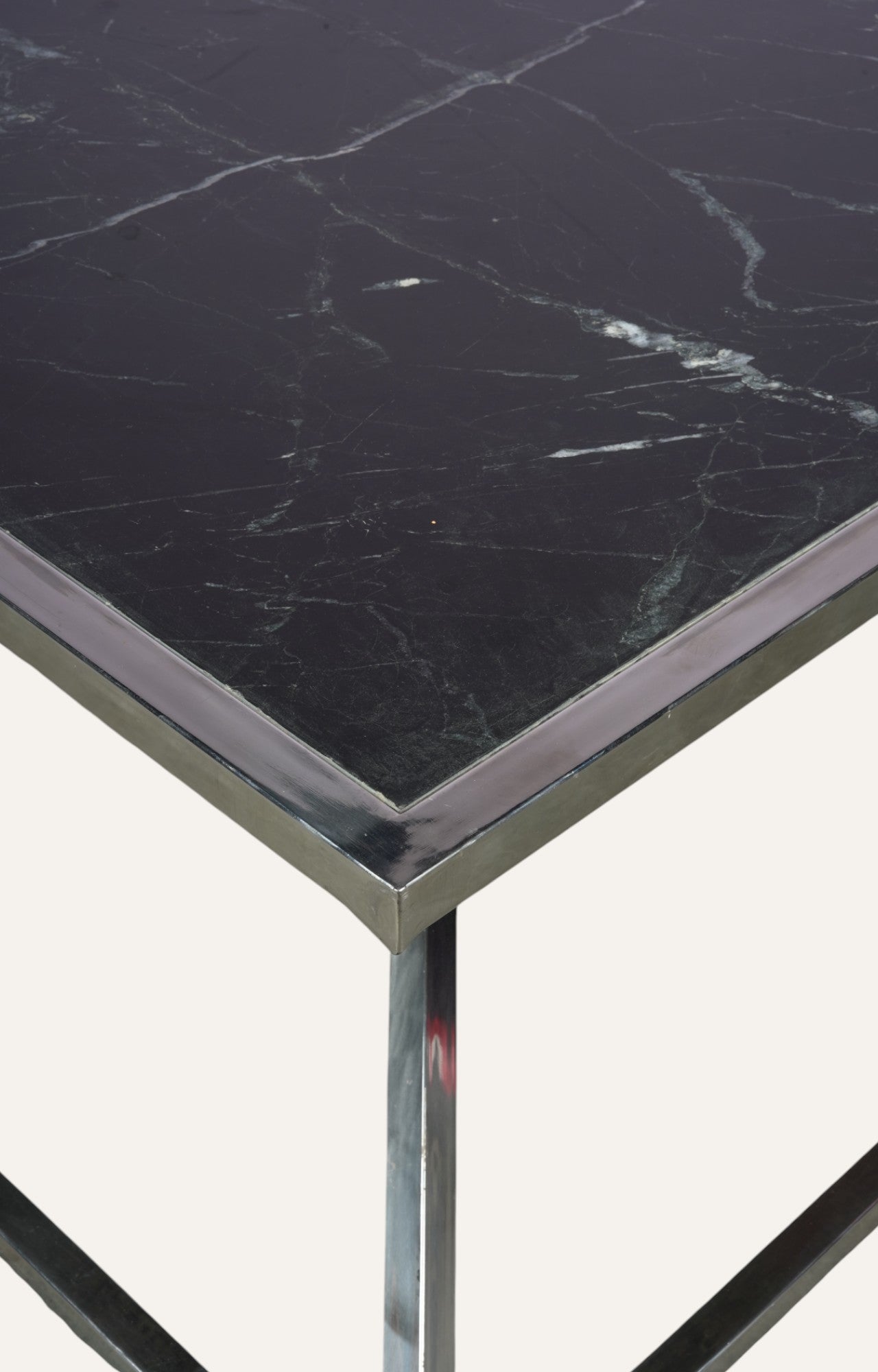 Pyramid in square table