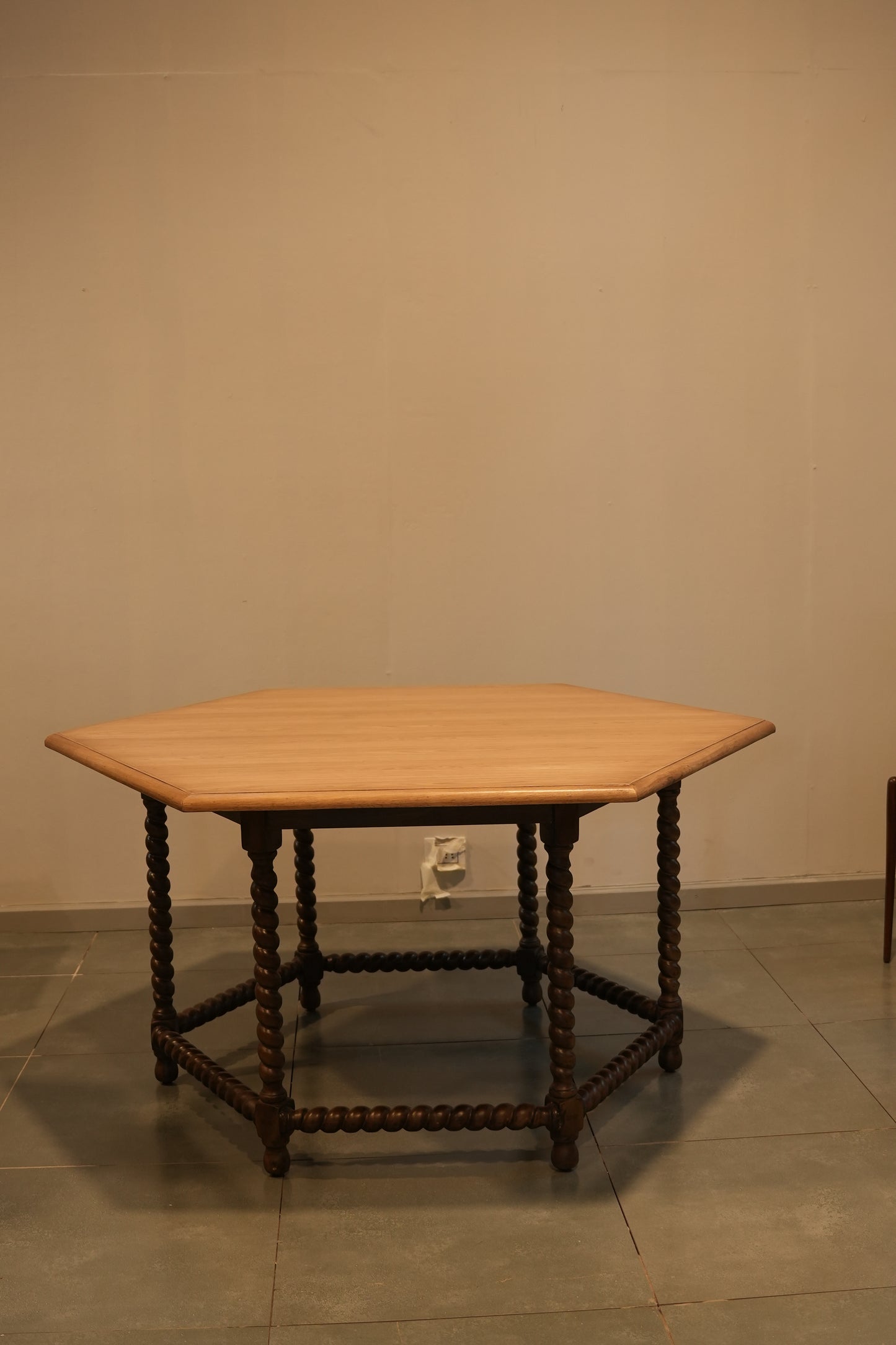 Barley Twist Dining Table 6 Seater