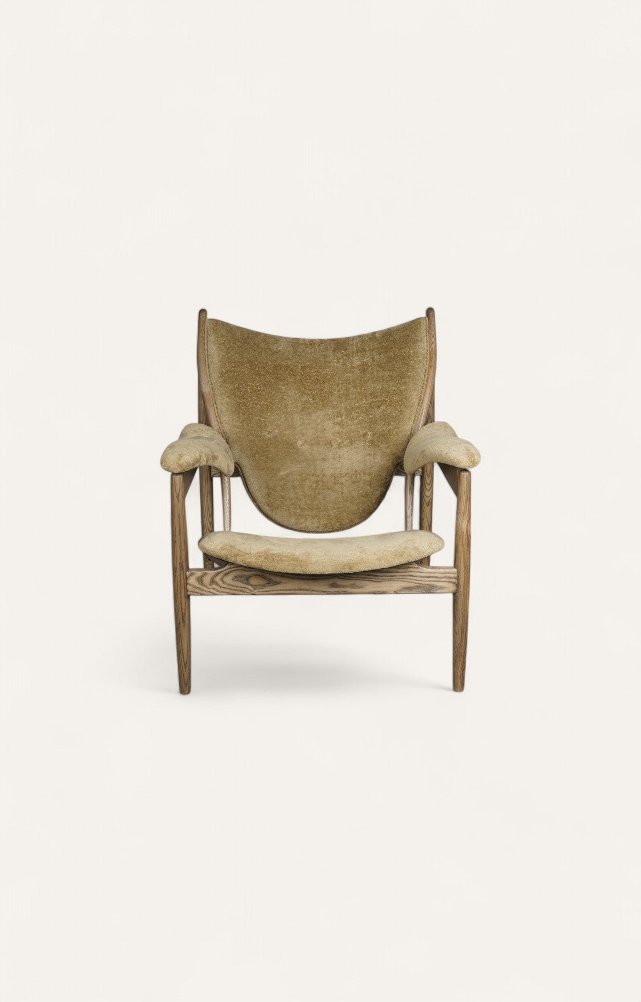 Chieftain Armchair in Velvet and Oak