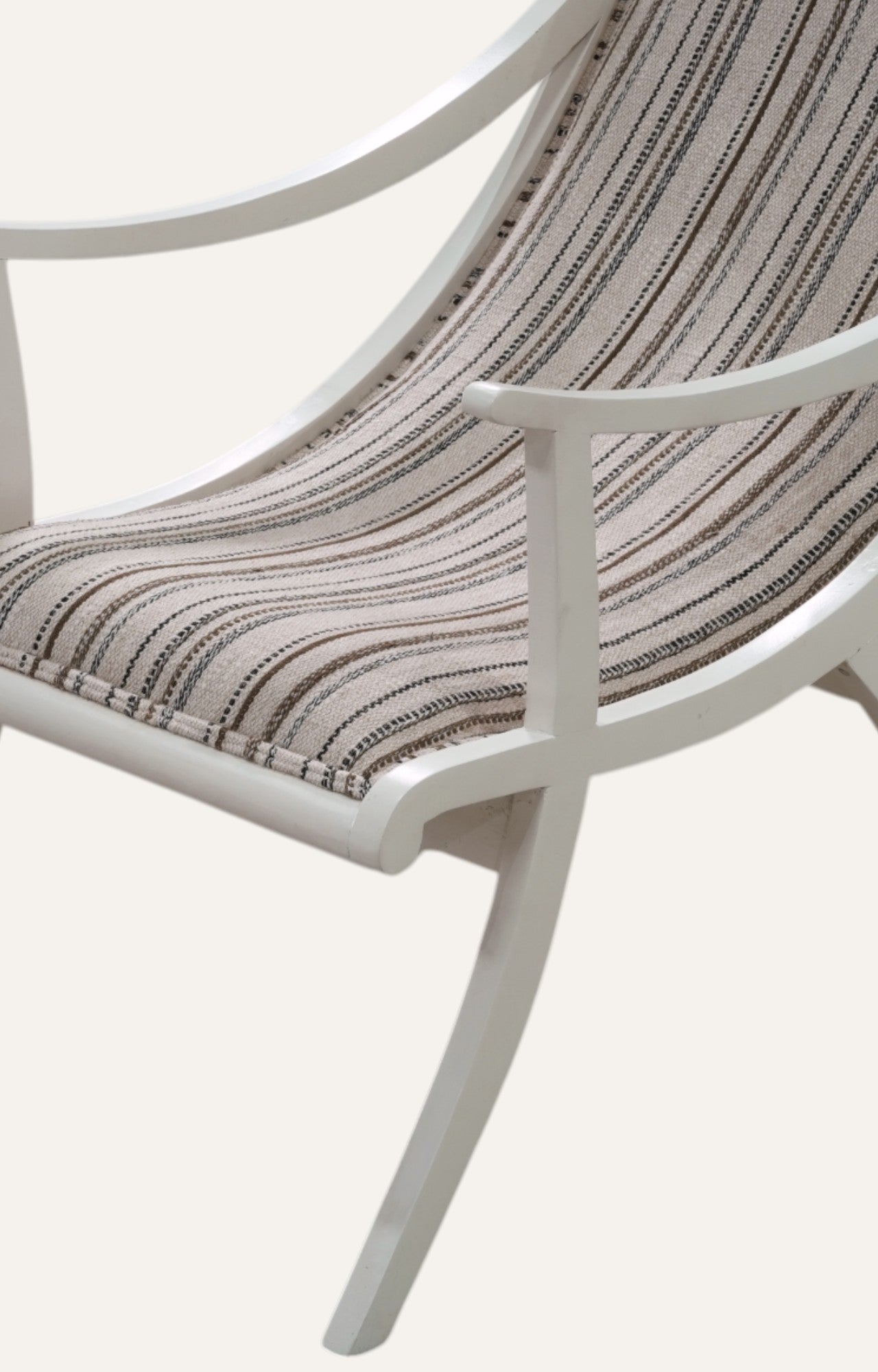 Gustavian Lounge Chair in Linen