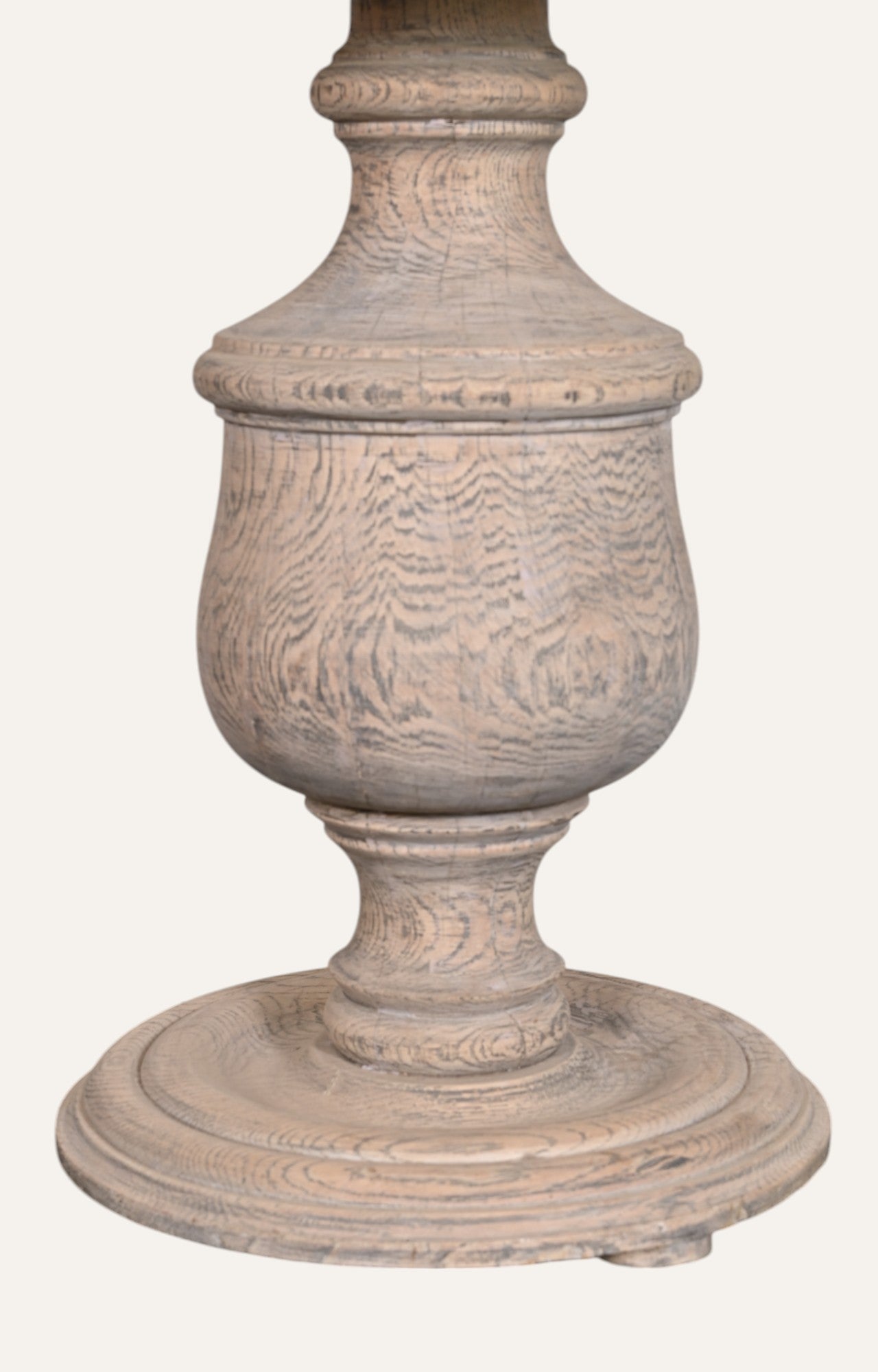 Round Pedst Wooden Lamp