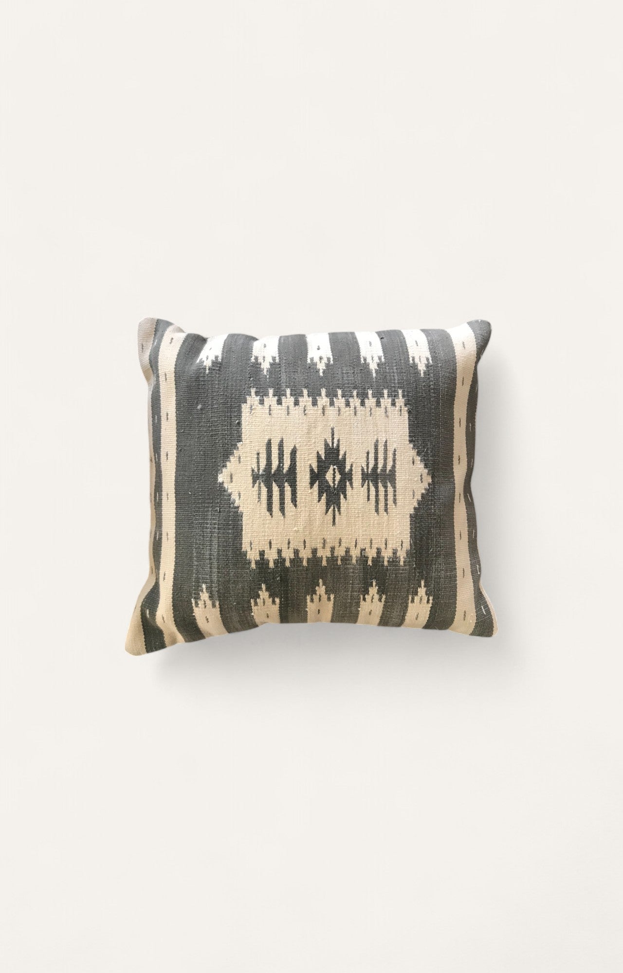 Geometrical Handwoven cushion