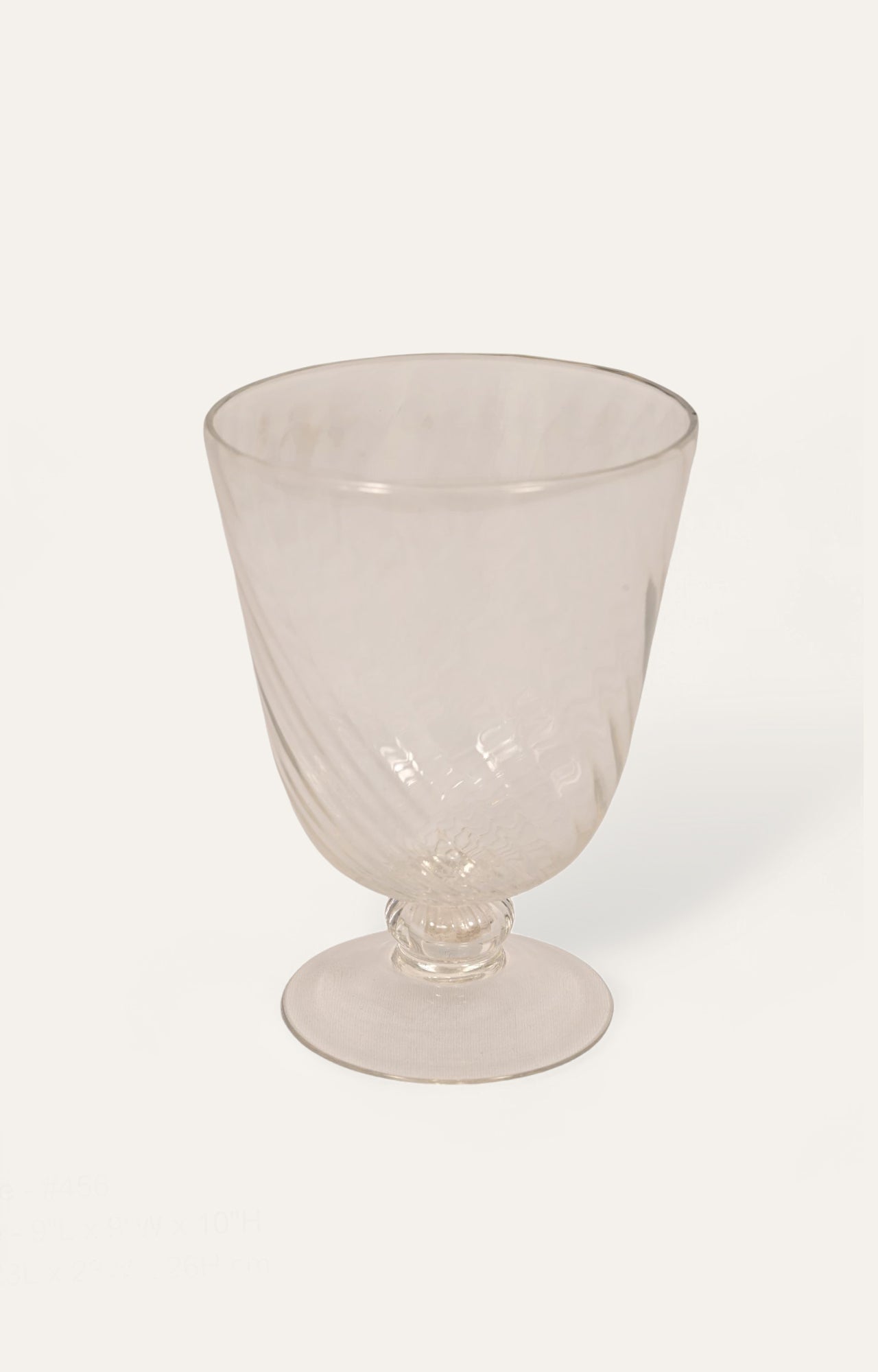 Liner Shaped Glass Candle Stand