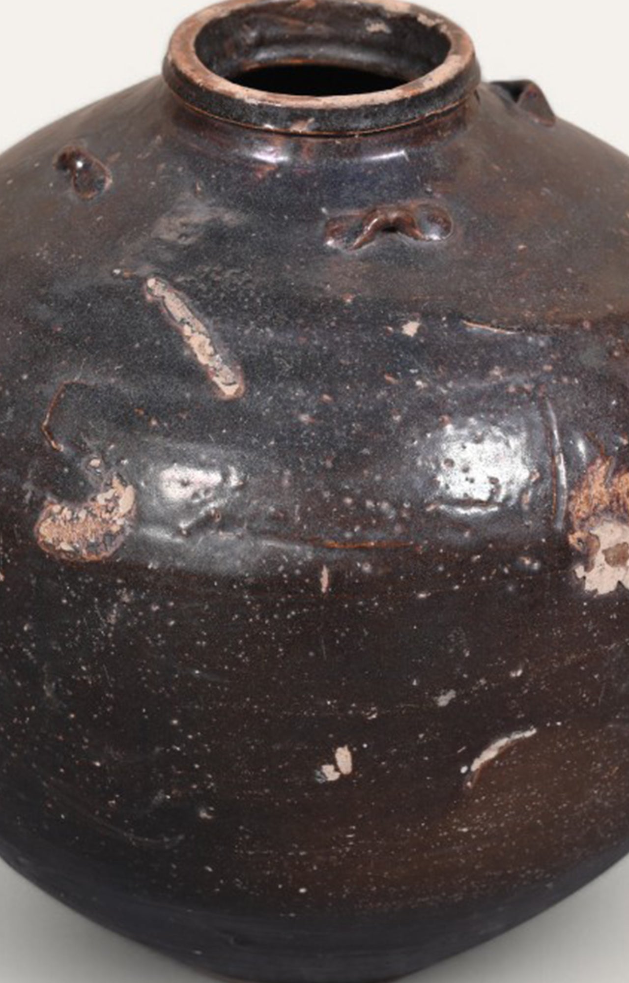 Round Minimallistic Chinese Terracotta Pot