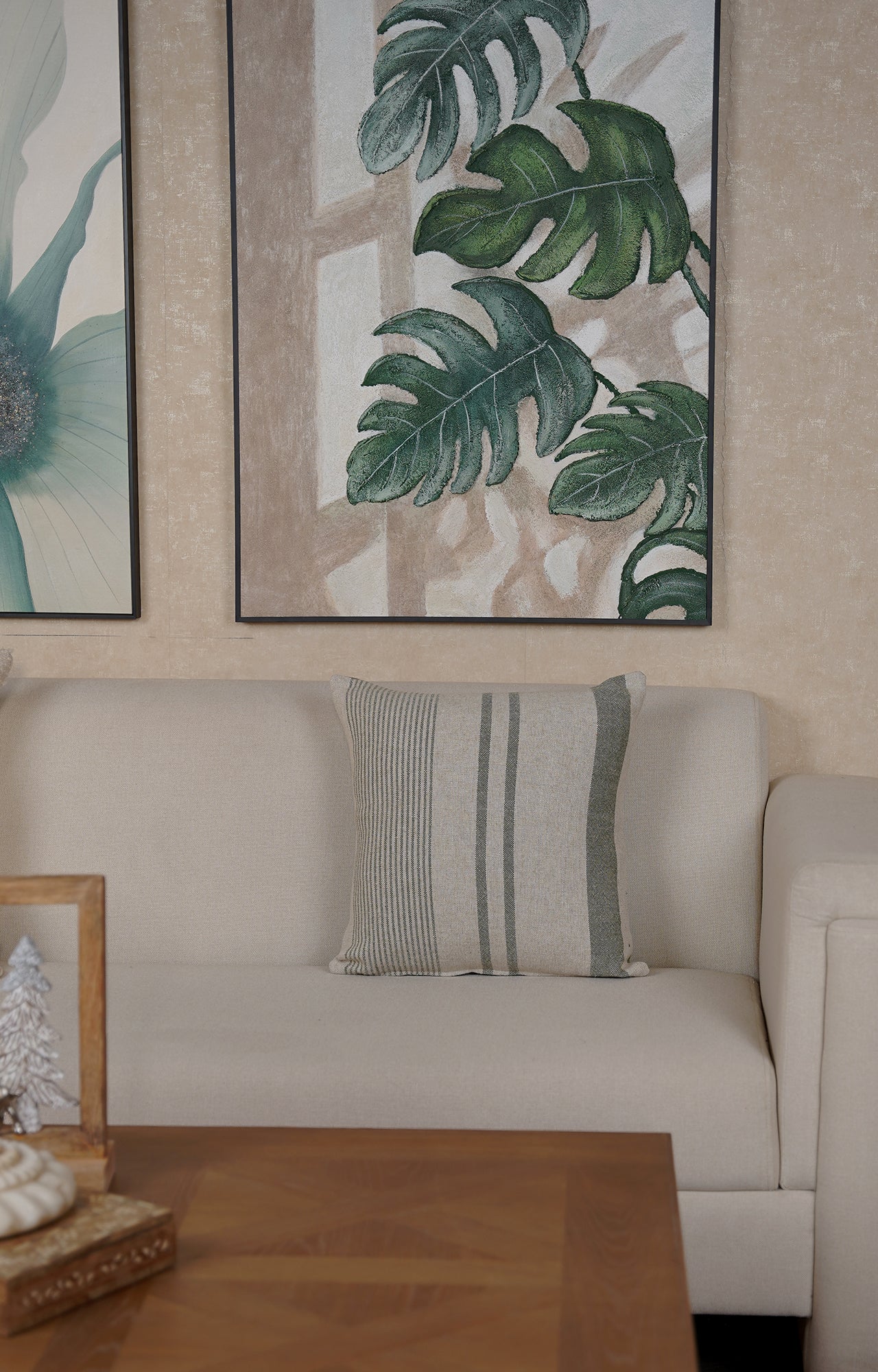 Bold and Beautiful: Linen Cushion Cover