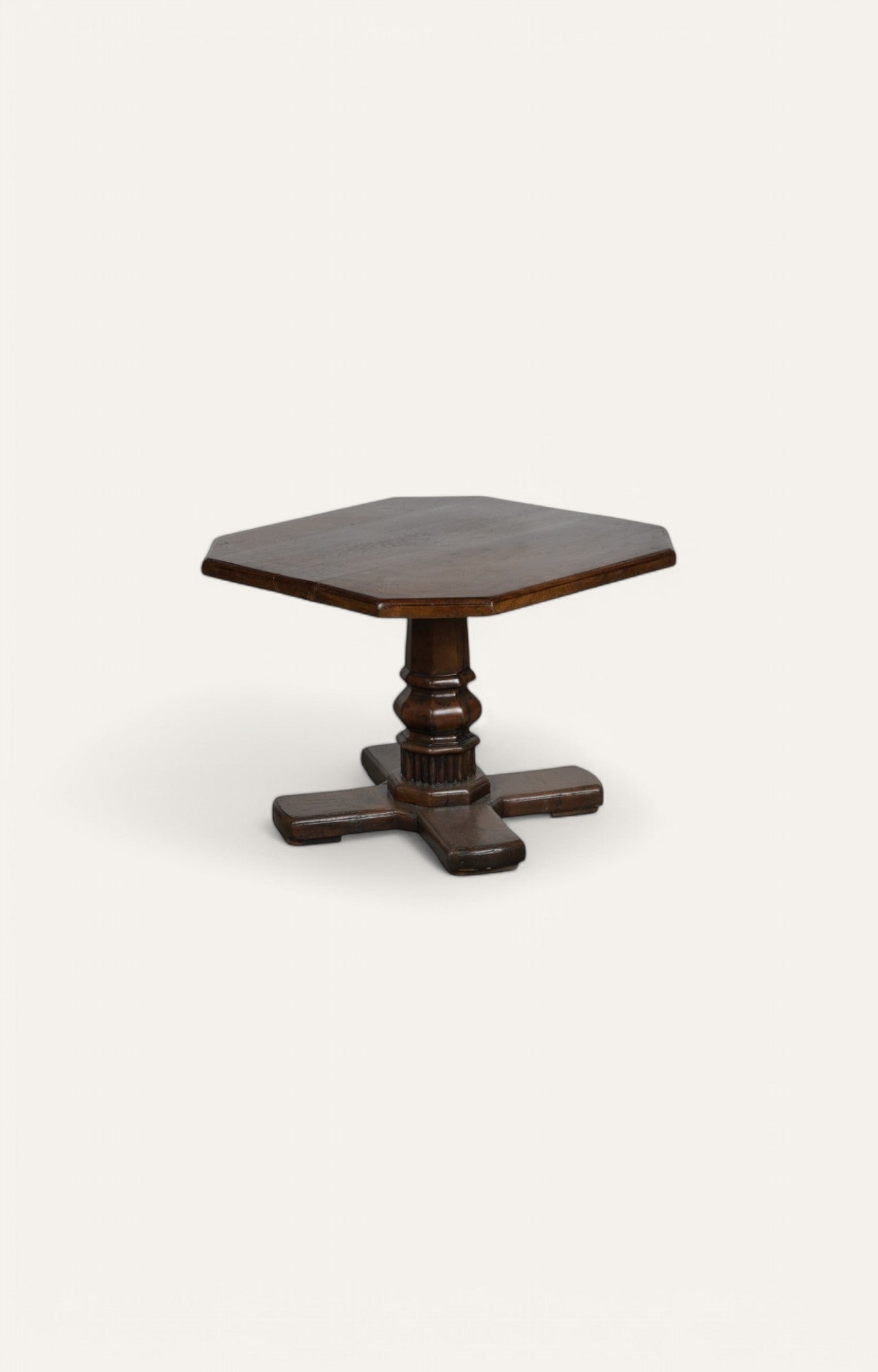 Heritage Pedestal Table