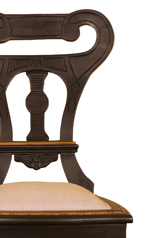 Dainty upholstered chair