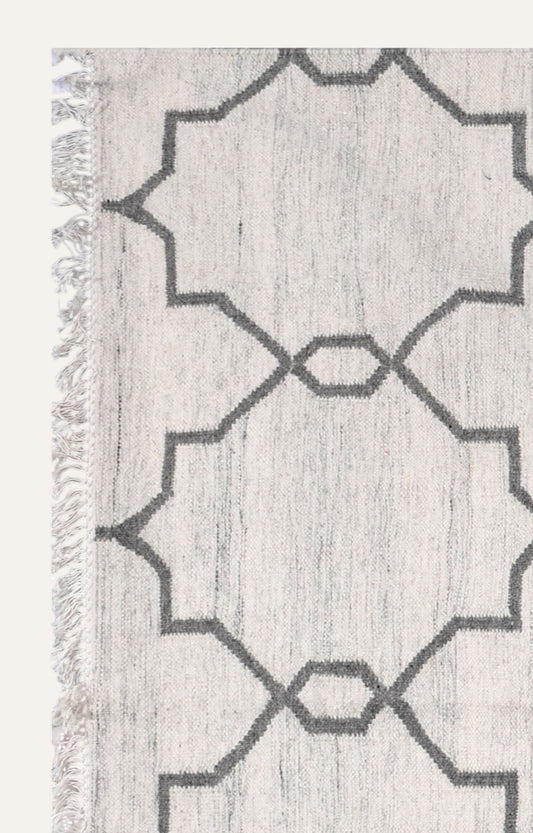 Woolen Geometric Pattern Rug