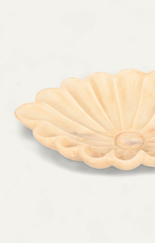 Diamond Scallop Urli