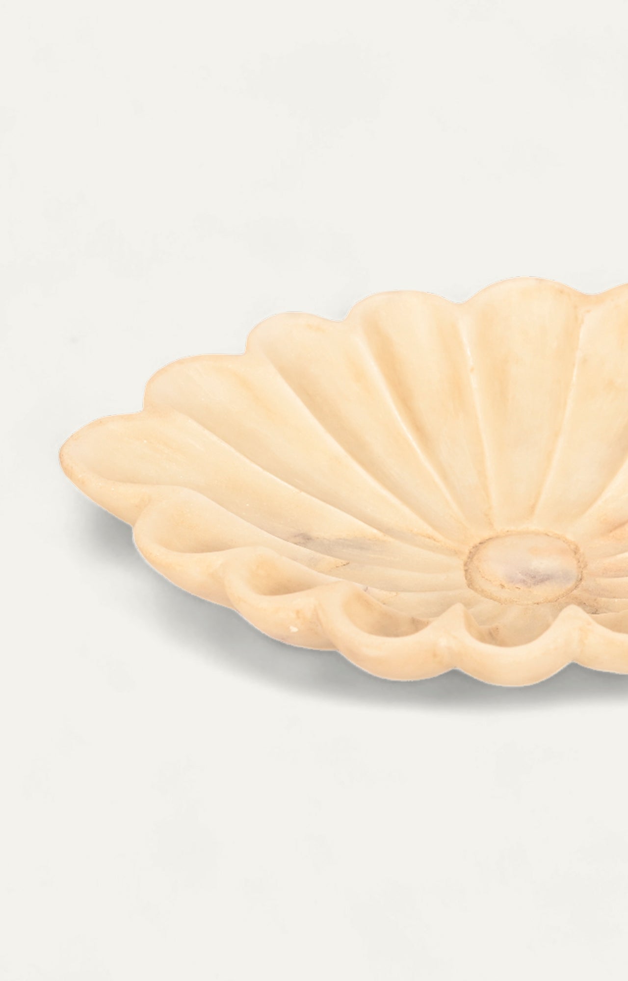 Diamond Scallop Urli