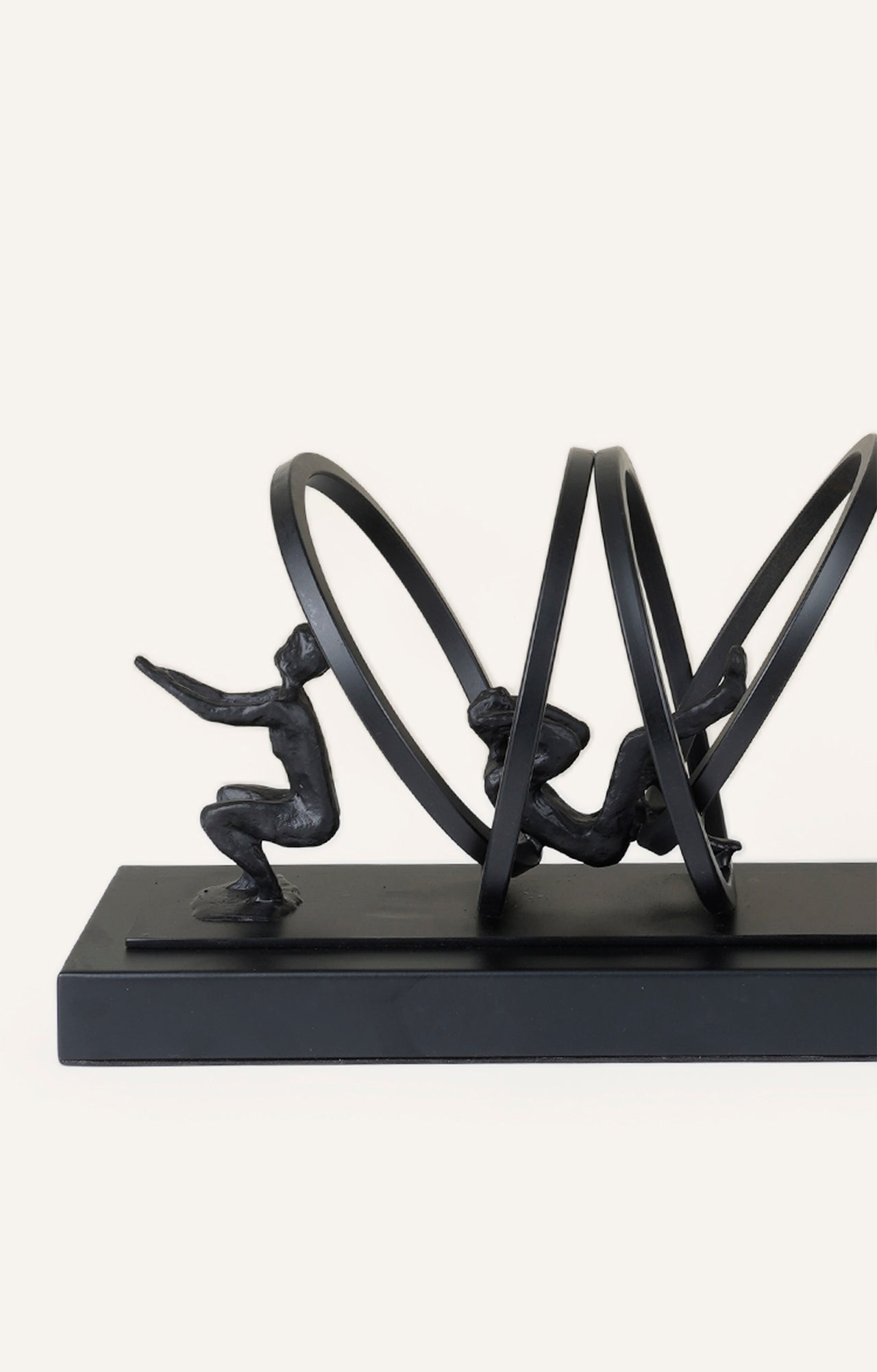 Modernist Infinite Loop Metal Table Décor