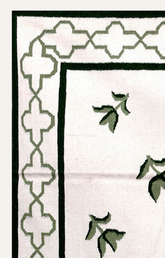 Handwoven woolen Leaf motif