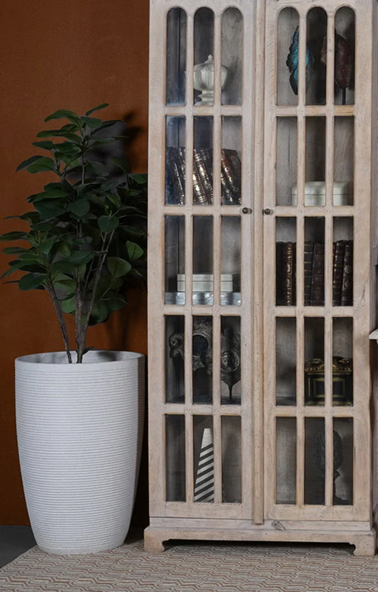 White resin Planter - Medium