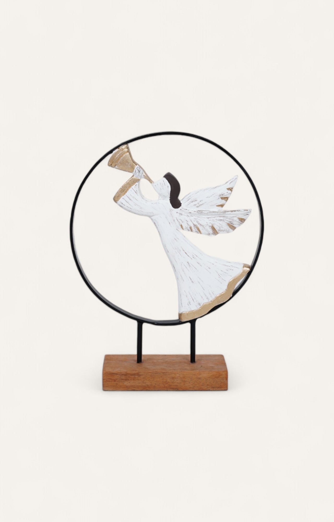 Heralding Angel: Christmas Home Decor