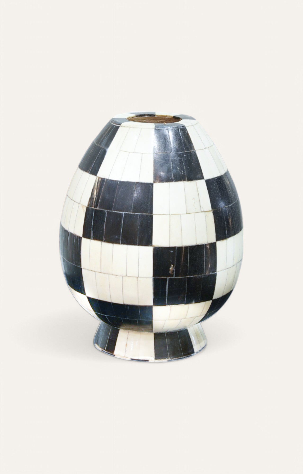 Ceramic vase with black and white bone Inlay checkered pattern