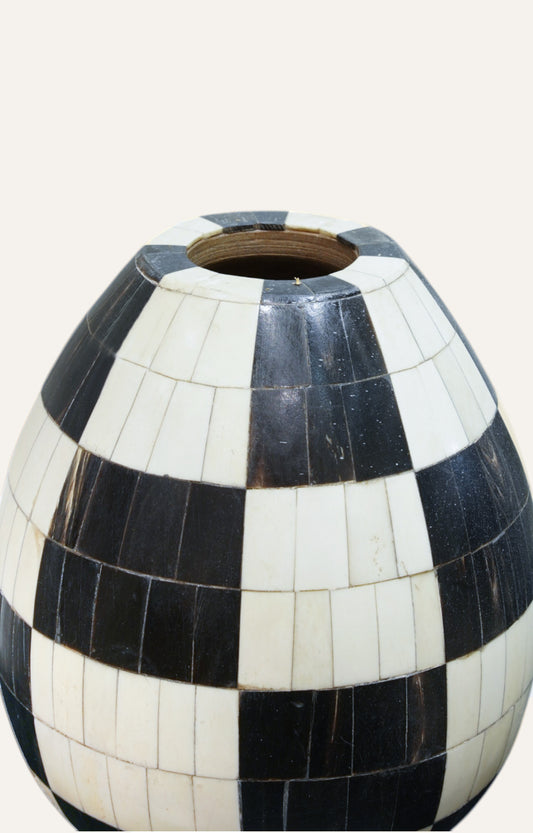 Ceramic vase with black and white bone Inlay checkered pattern