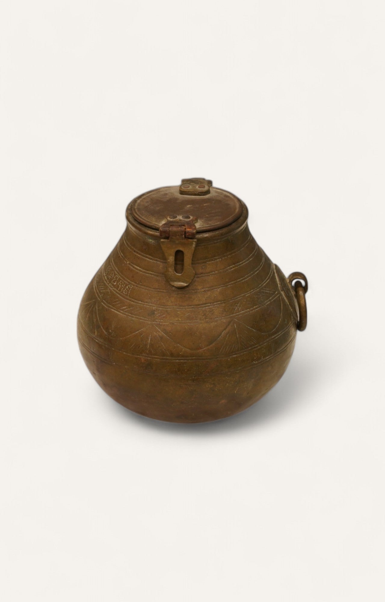 Artisan’s Tale Traditional Handcrafted Brass Pots Home Décor Set of 2