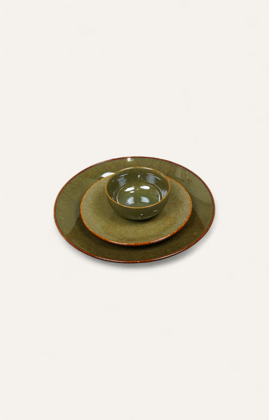 Rust-Edged Olive Ceramic Plate