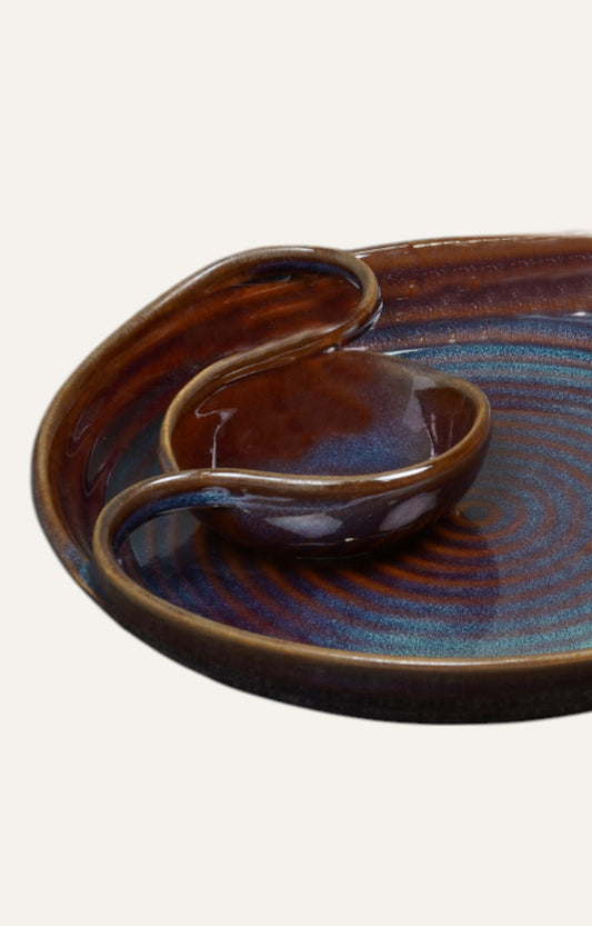 Dual-tone Spiral Glazed Ceramic Chip & Dip Plate