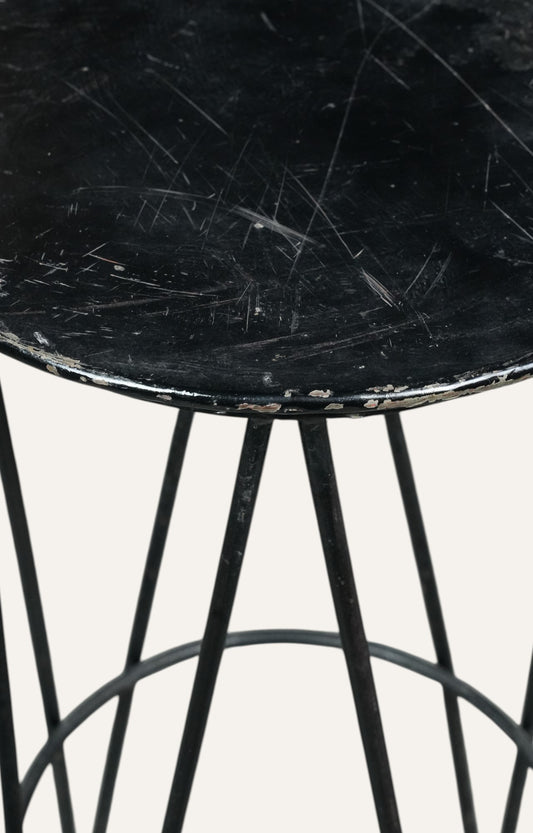 Minimal Black Metal Hairpin Accent Table