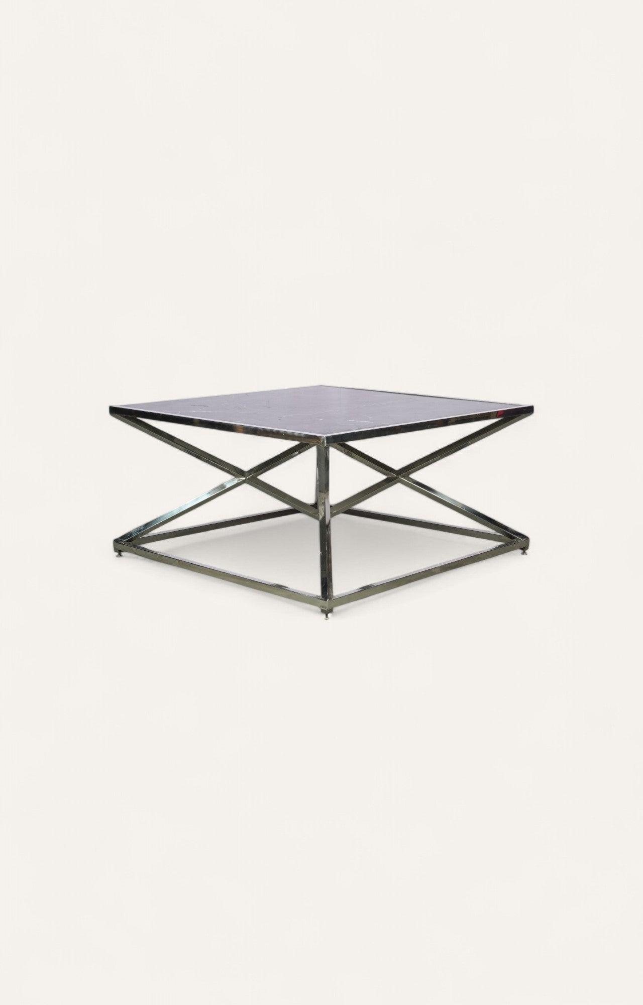 Pyramid in square table