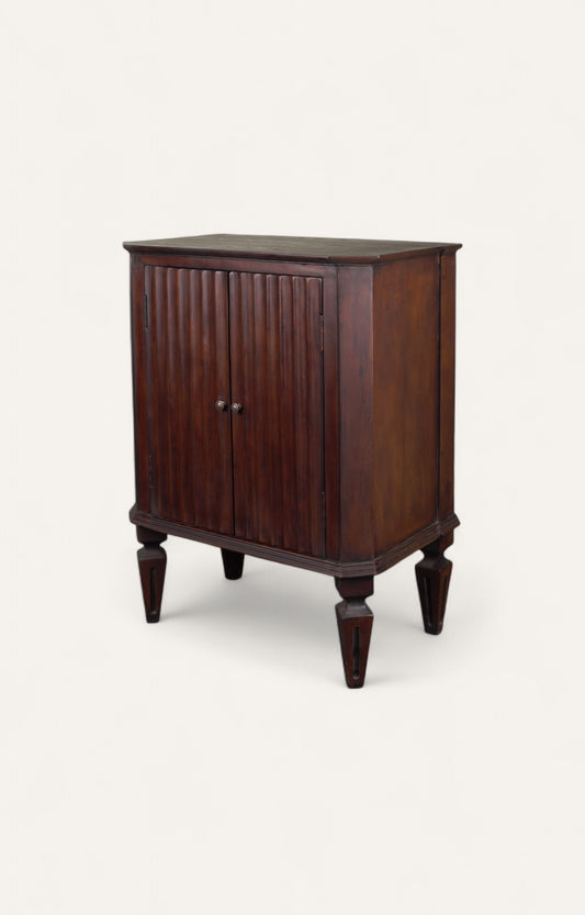 Gustavian Manor Cupboard with Reeded Doors