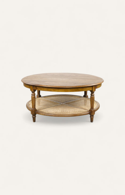 Round legged table