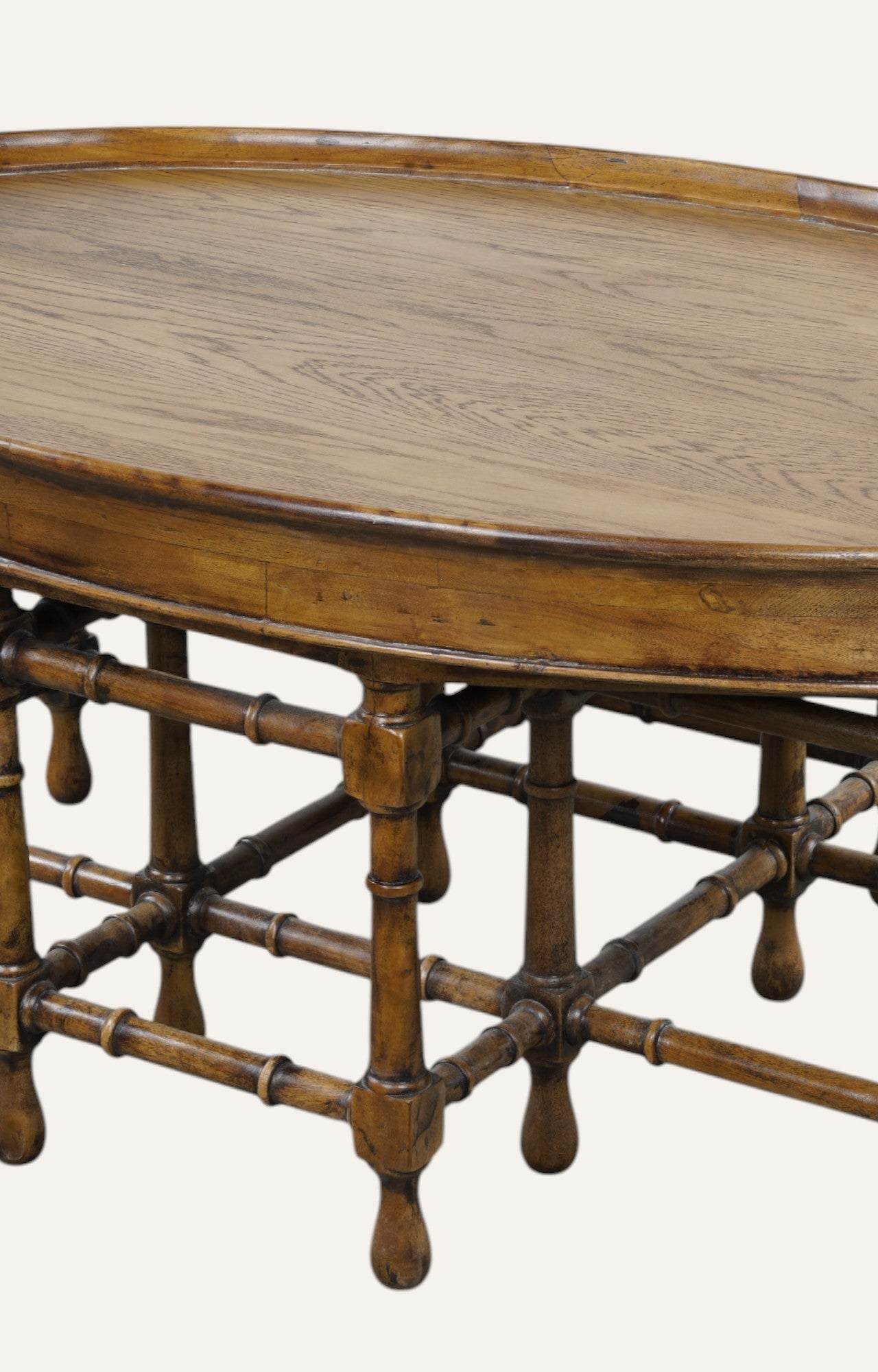 Round legged table