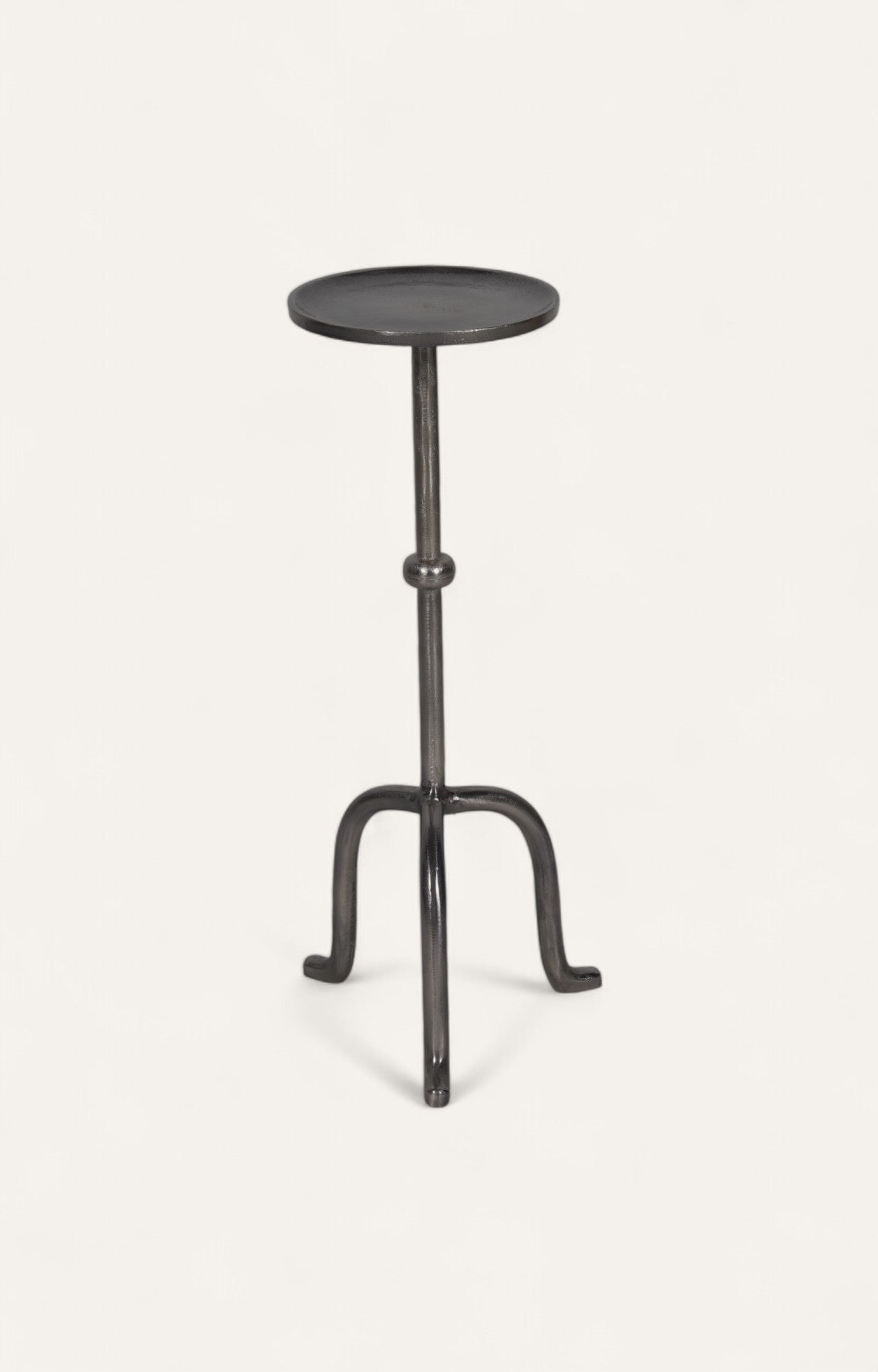 Vintage Vibe: Contemporary Peg Side Table