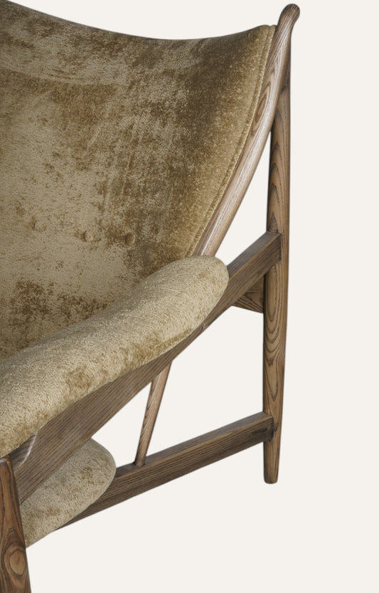 Chieftain Armchair in Velvet and Oak