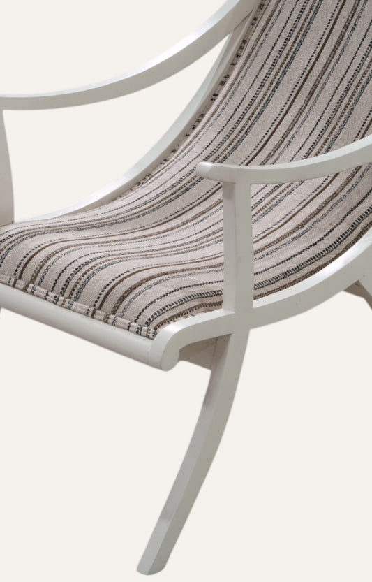 Gustavian Lounge Chair in Linen