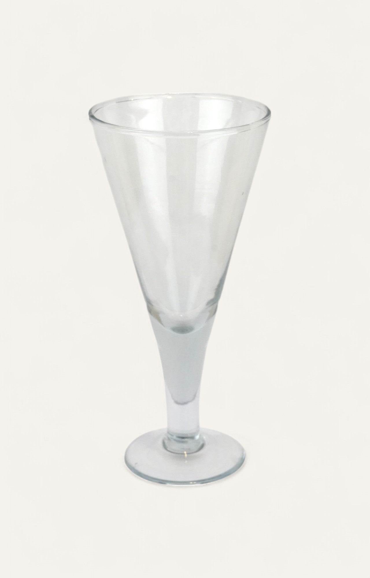 Gaia transparent wine glass