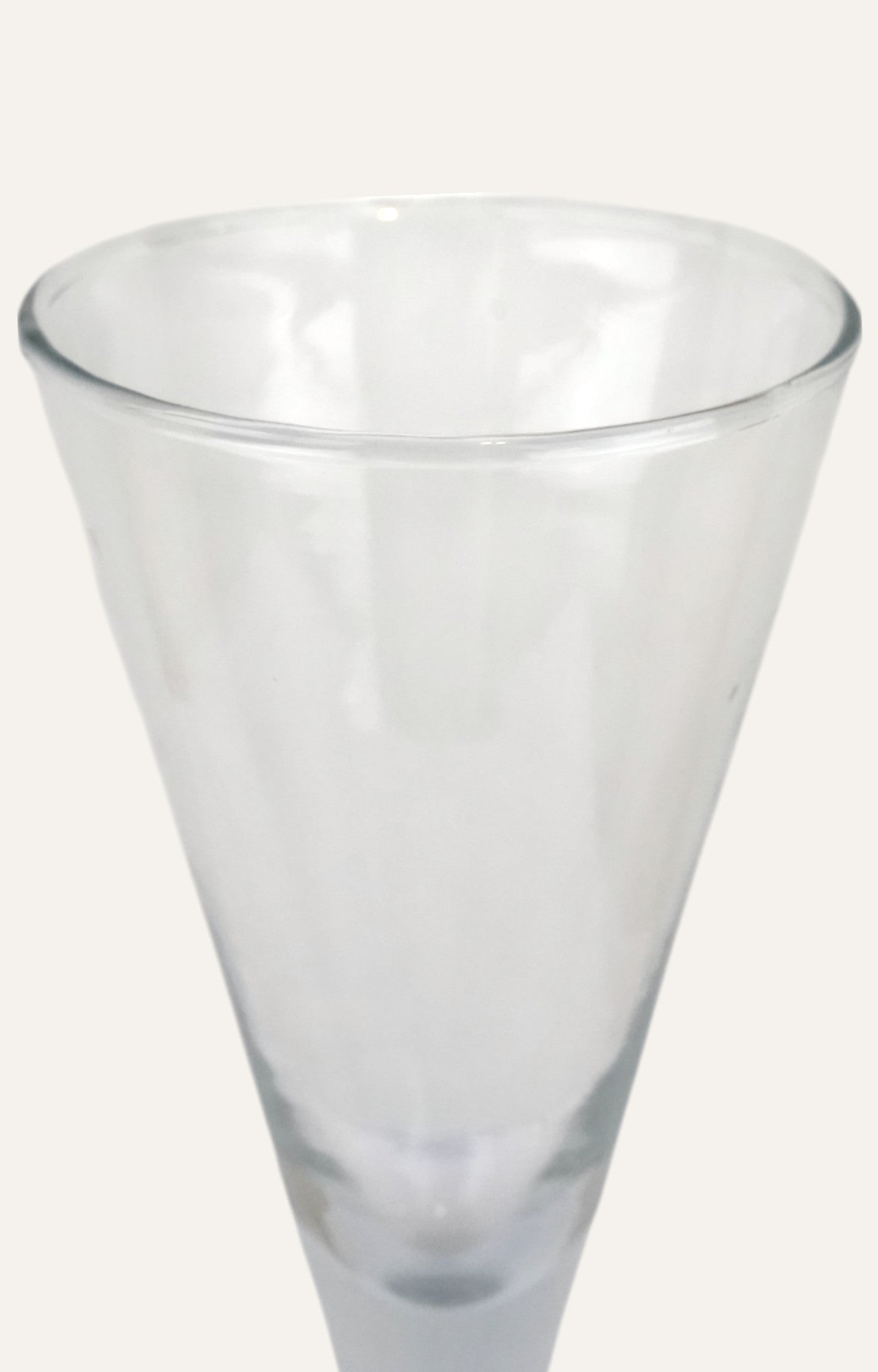 Gaia transparent wine glass