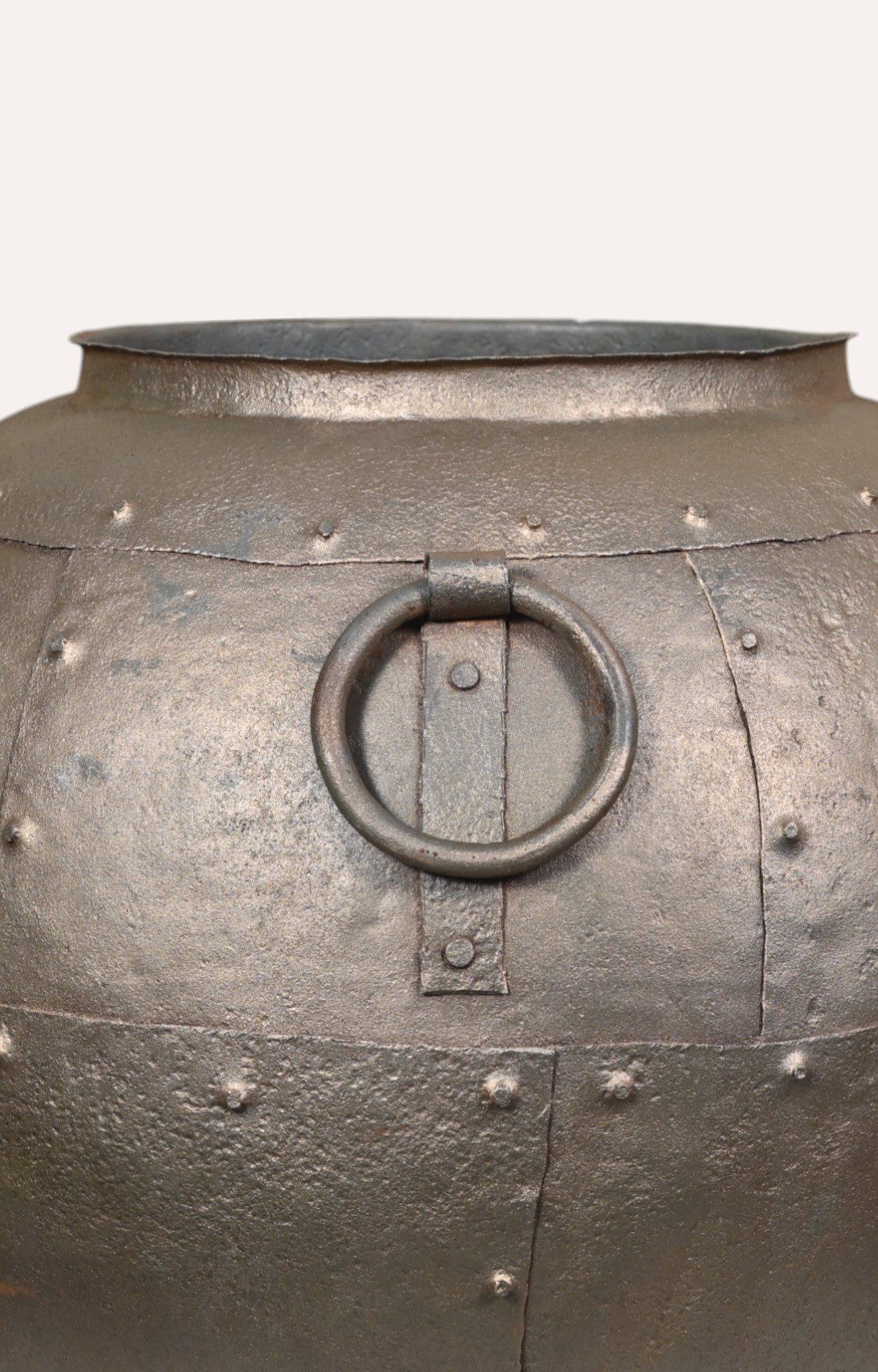 Heritage Rivet Metal Pot