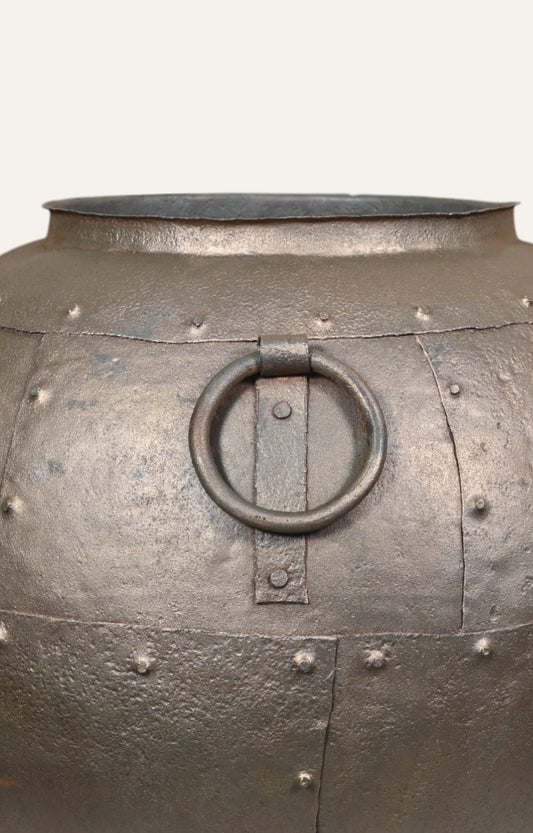 Heritage Rivet Metal Pot