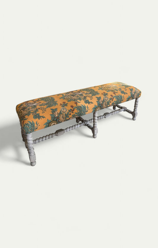 Spindle leg Upholstered Bench