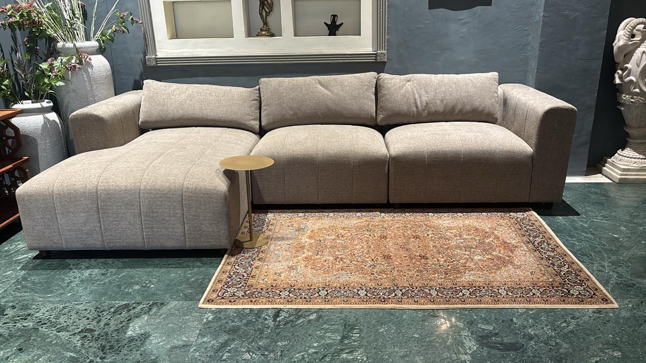 Lauriston 3-Piece Sectional With A Chaise Lounge