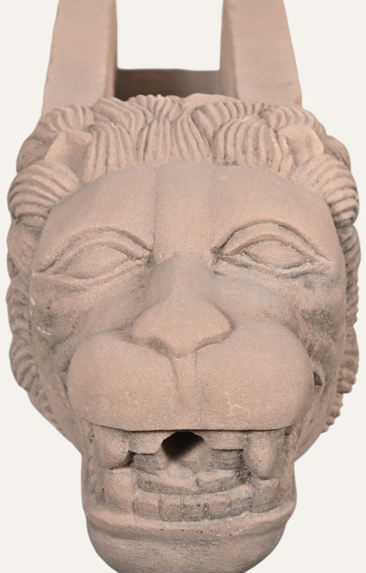 Lion Fountain End Sculpture